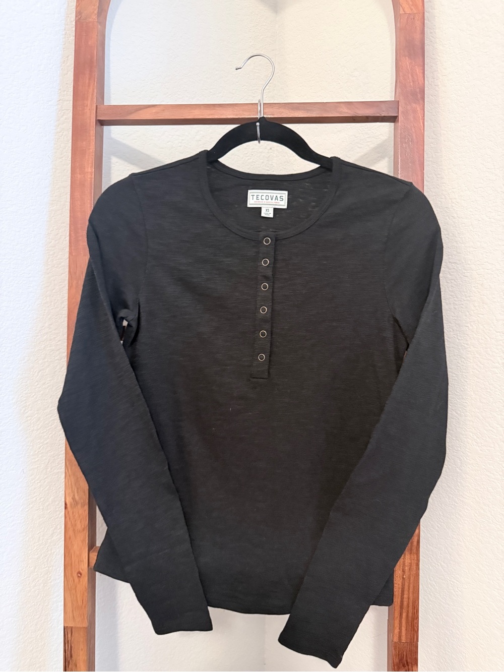 Tecovas Black Long-Sleeve Henley with Snap Placket